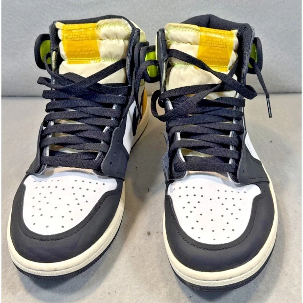 Air Jordan 1 High OG Volt 555088-118 size 10.5